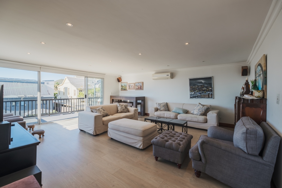 4 Bedroom Property for Sale in Fresnaye Western Cape